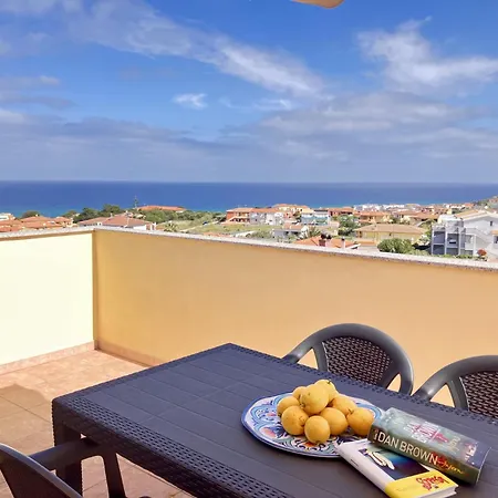 Attico Con Ampio Terrazzo E Vista Mozzafiato Vicino Il Mare *