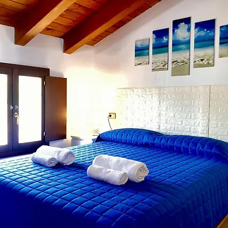 Attico Con Ampio Terrazzo E Vista Mozzafiato Vicino Il Mare