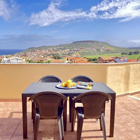 Attico Con Ampio Terrazzo E Vista Mozzafiato Vicino Il Mare *