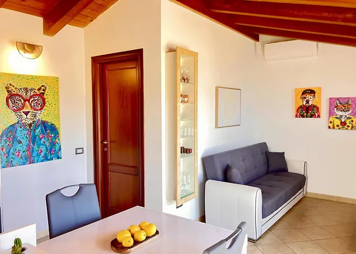 Attico Con Ampio Terrazzo E Vista Mozzafiato Vicino Il Mare *